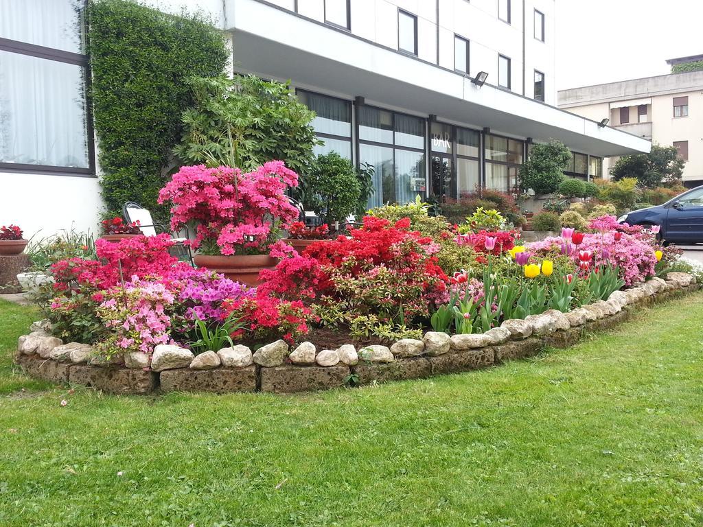 Ristorante Hotel Turandot Magnolia!!! Grisignano di Zocco Dış mekan fotoğraf